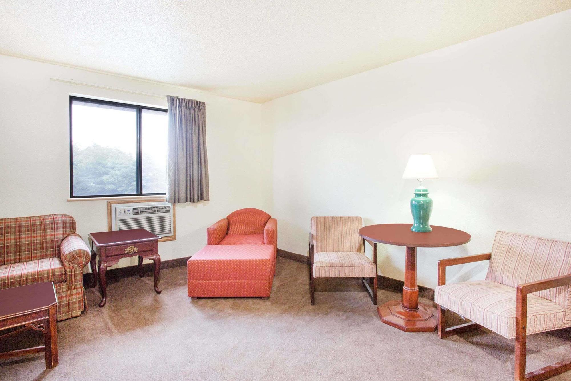 Hotel Super 8 By Wyndham Lexington Va Extérieur photo